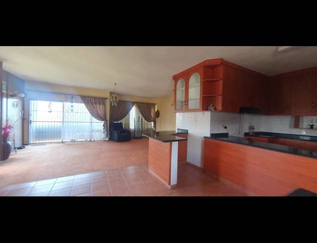 3 BEDROOM APARTMENT FOR SALE IN UMKOMAAS